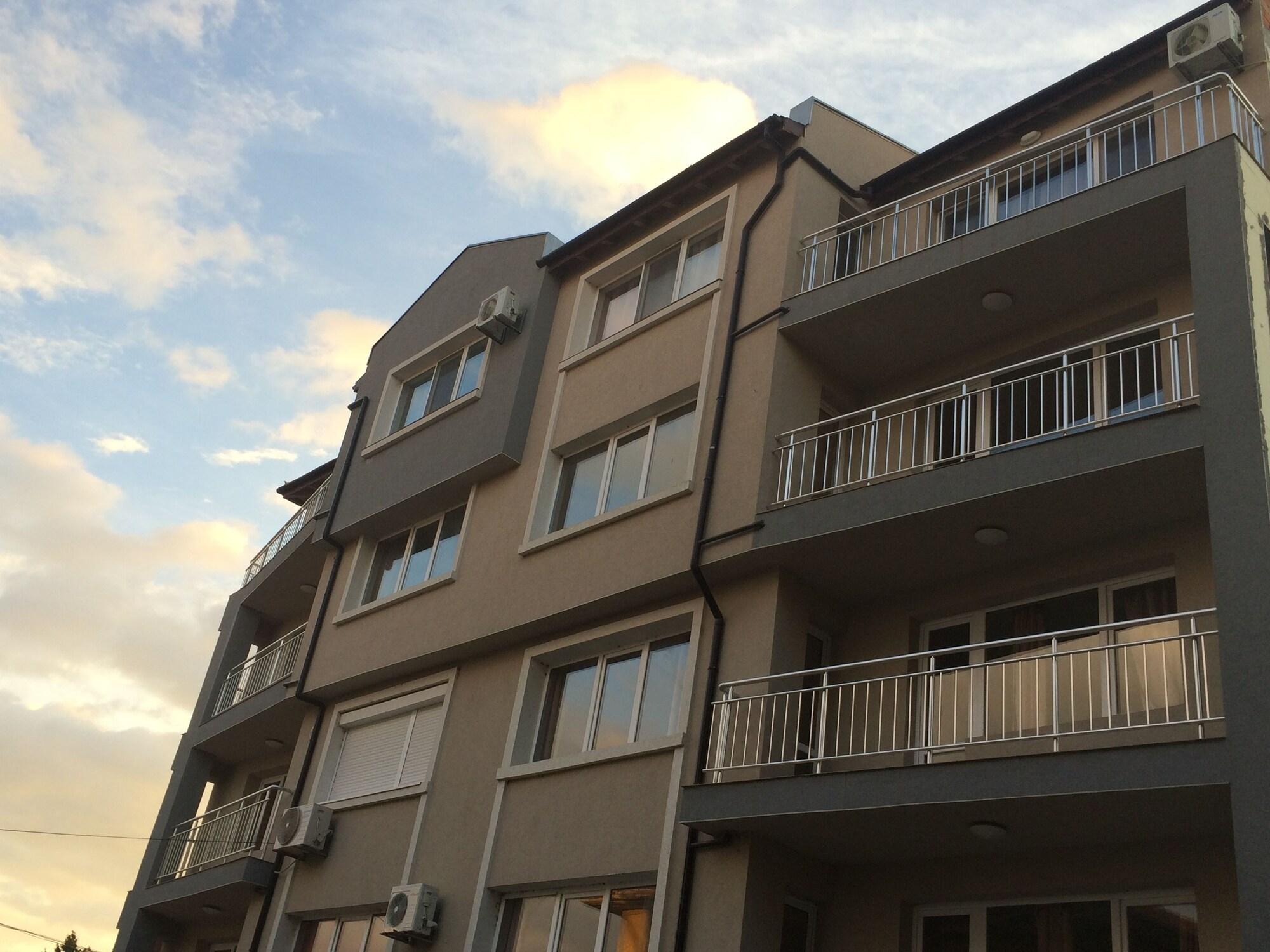 Palace De Luxe Apartments Pomorie Exterior foto