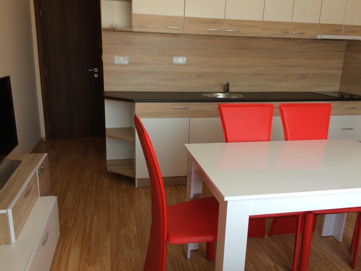 Palace De Luxe Apartments Pomorie Exterior foto
